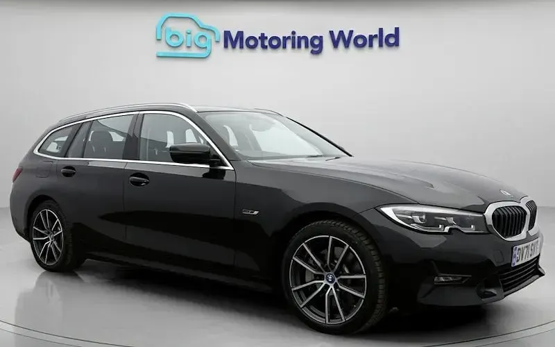 Used BMW 330e Sport Line 292 HP (214 kW) 2021 Estate