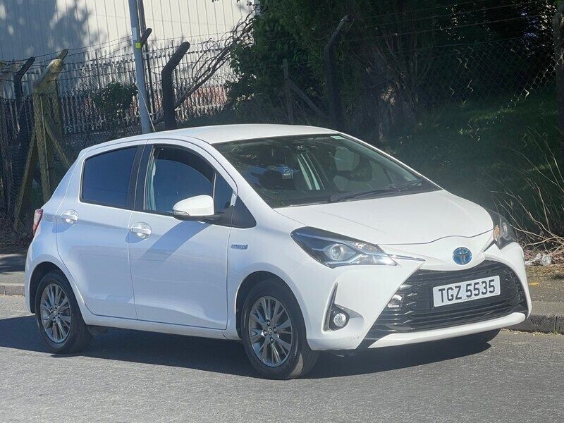 White Used 2019 Toyota Yaris Hybrid Hatchback | £5,450 - Image 1/4