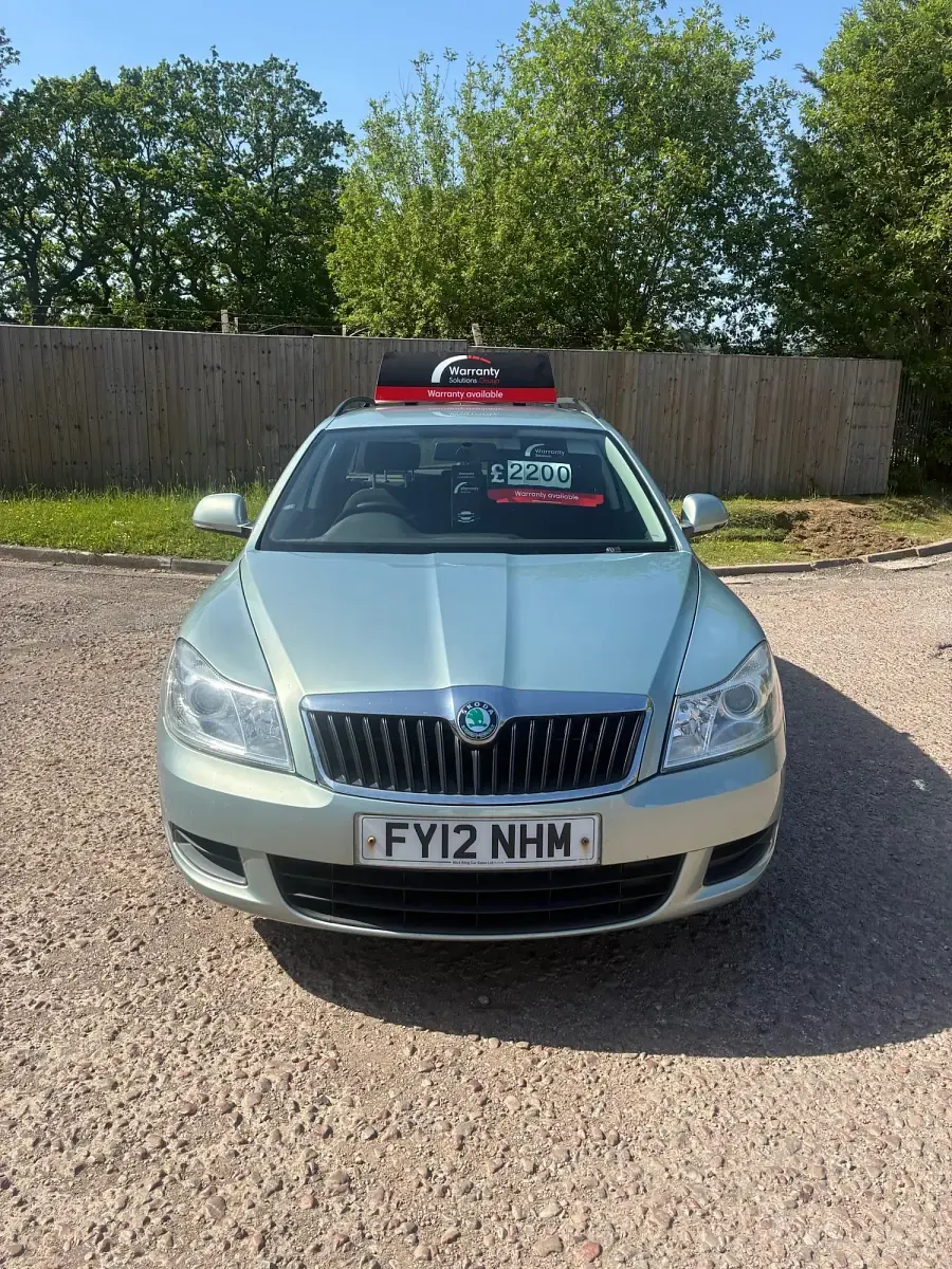 Begagnad Skoda Octavia SE 105 HK (77 kW) 2012 Grön Kombi