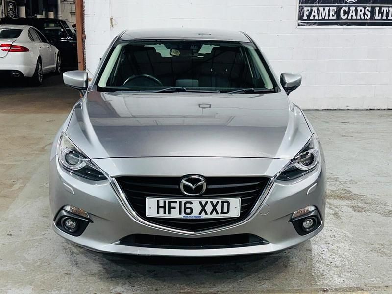 Begagnad Mazda 3 120 HK (88 kW) 2016 Silver Halvkombi