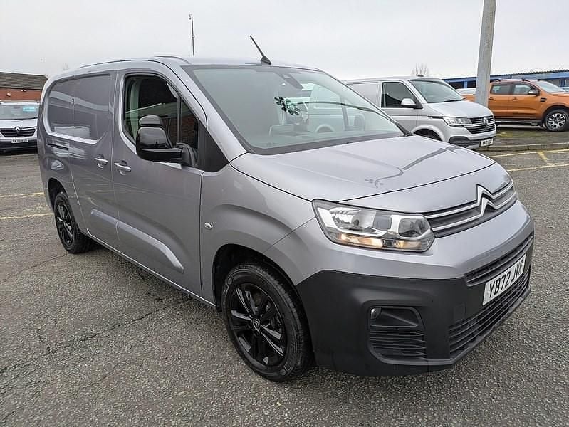 Used Citroën Berlingo 130 HP (95 kW) 2023 Grey MPV