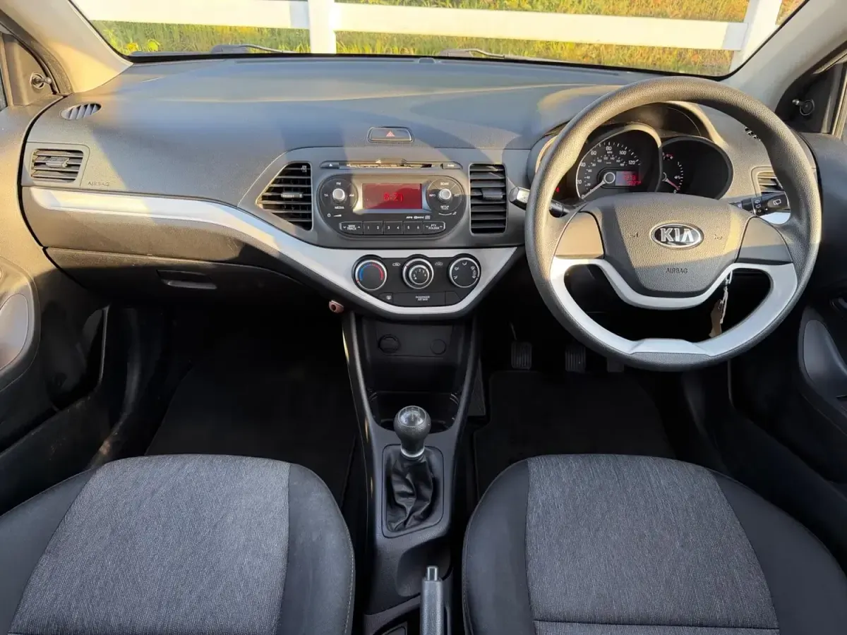 Used Kia Picanto 68 HP (50 kW) 2015 Silver Hatchback