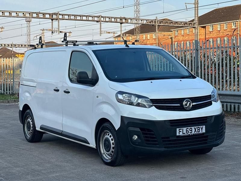 Used Vauxhall Vivaro Edition 100 HP (73 kW) 2019 White MPV