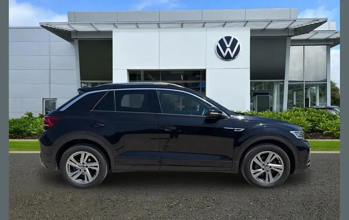 Used VW T-Roc R-line 150 HP (110 kW) 2025 Black SUV