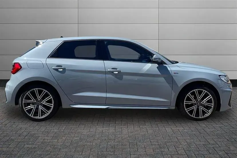Begagnad Audi A1 S-Line 116 HK (85 kW) 2024 Grå SUV