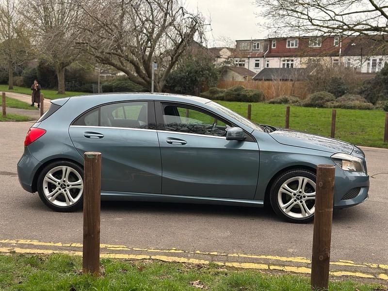 Used Mercedes A180 2013 Blue Hatchback