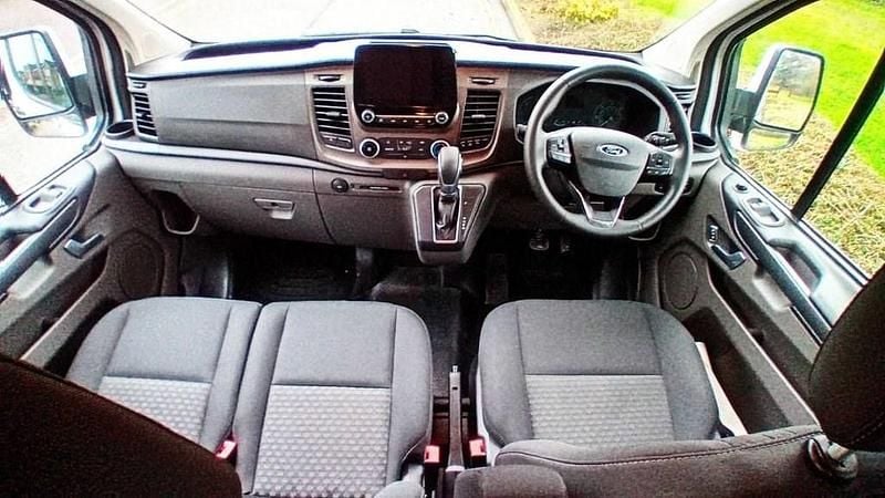 Used Ford Transit Custom Trend 130 HP (95 kW) 2023 White MPV