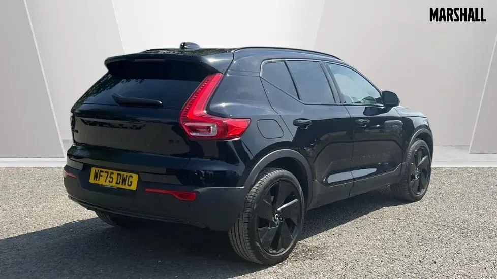 Usado Volvo XC40 Plus 197 CV (144 kW) 2025 Negro SUV