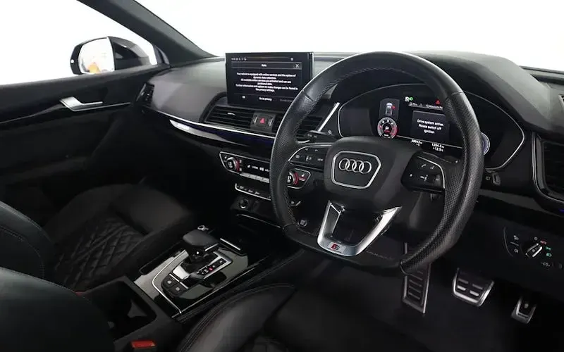 Used Audi Q5 Comfort 204 HP (150 kW) 2022 Black SUV