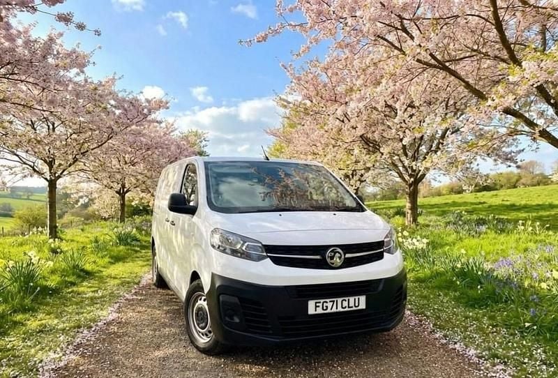 Used Vauxhall Vivaro Edition 120 HP (88 kW) 2021 White MPV