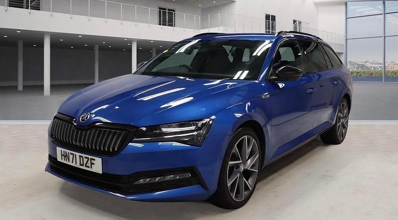 Used Skoda Superb SportlinePlus 218 HP (160 kW) 2021 Blue Estate
