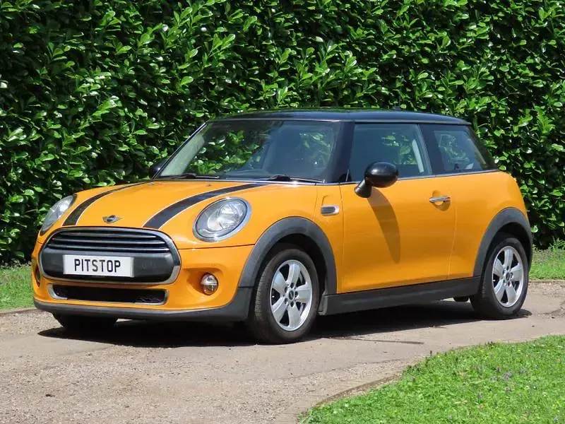Used Mini ONE Hatch 102 HP (75 kW) 2015 Orange Hatchback