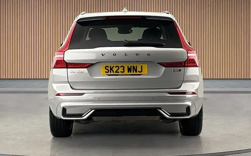 Used Volvo XC60 Ultimate 250 HP (183 kW) 2022 Silver dawn SUV