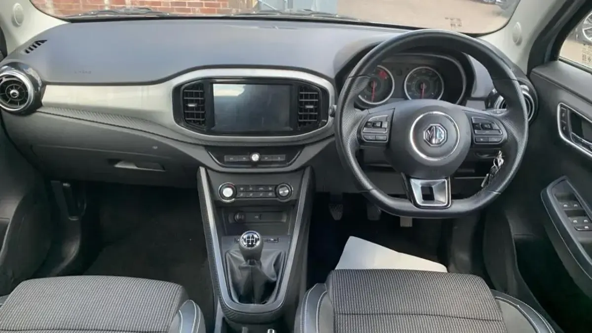 Begagnad MG MG3 Exclusive 105 HK (77 kW) 2022 Grå Halvkombi