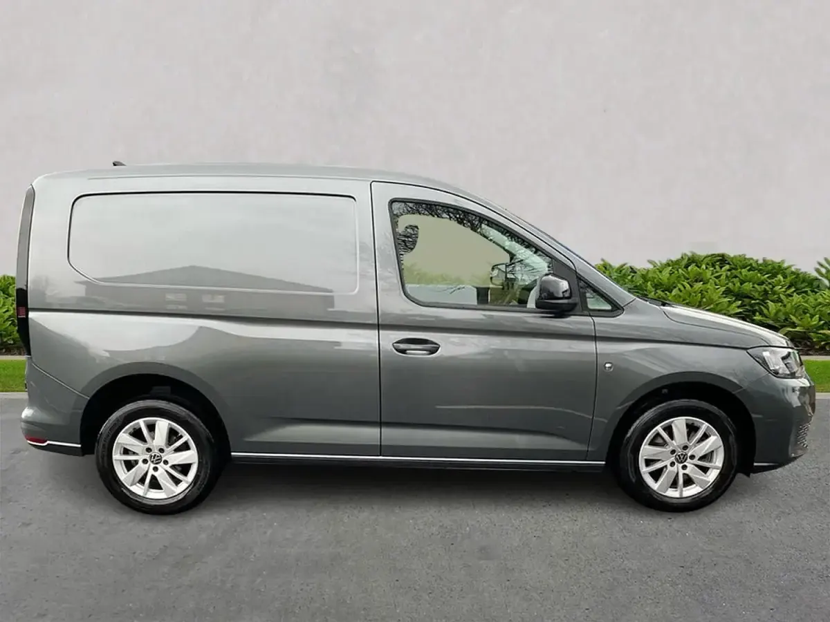 Usado VW Caddy Pro 116 HP (85 kW) 2025 Cinzento Monovolume
