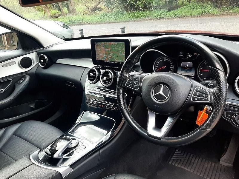 Używany Mercedes C220 2014 Czerwony Kombi