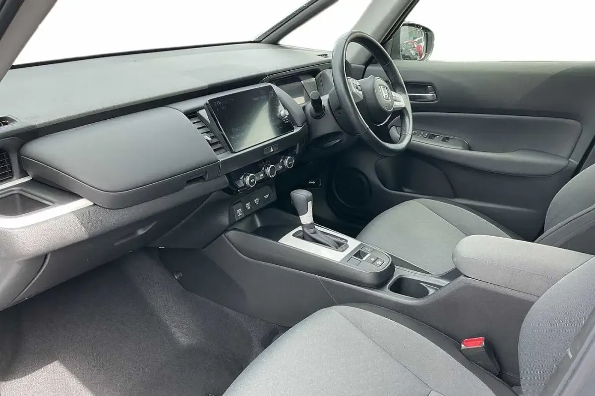 Used Honda Jazz Elegance 122 HP (89 kW) 2023 Sunlight white Hatchback