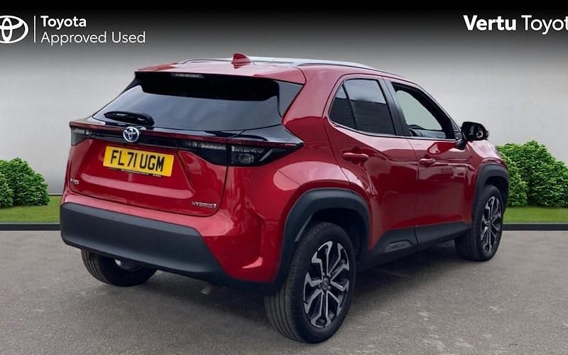 Used Toyota Yaris Hybrid Design 116 HP (85 kW) 2026 Estate