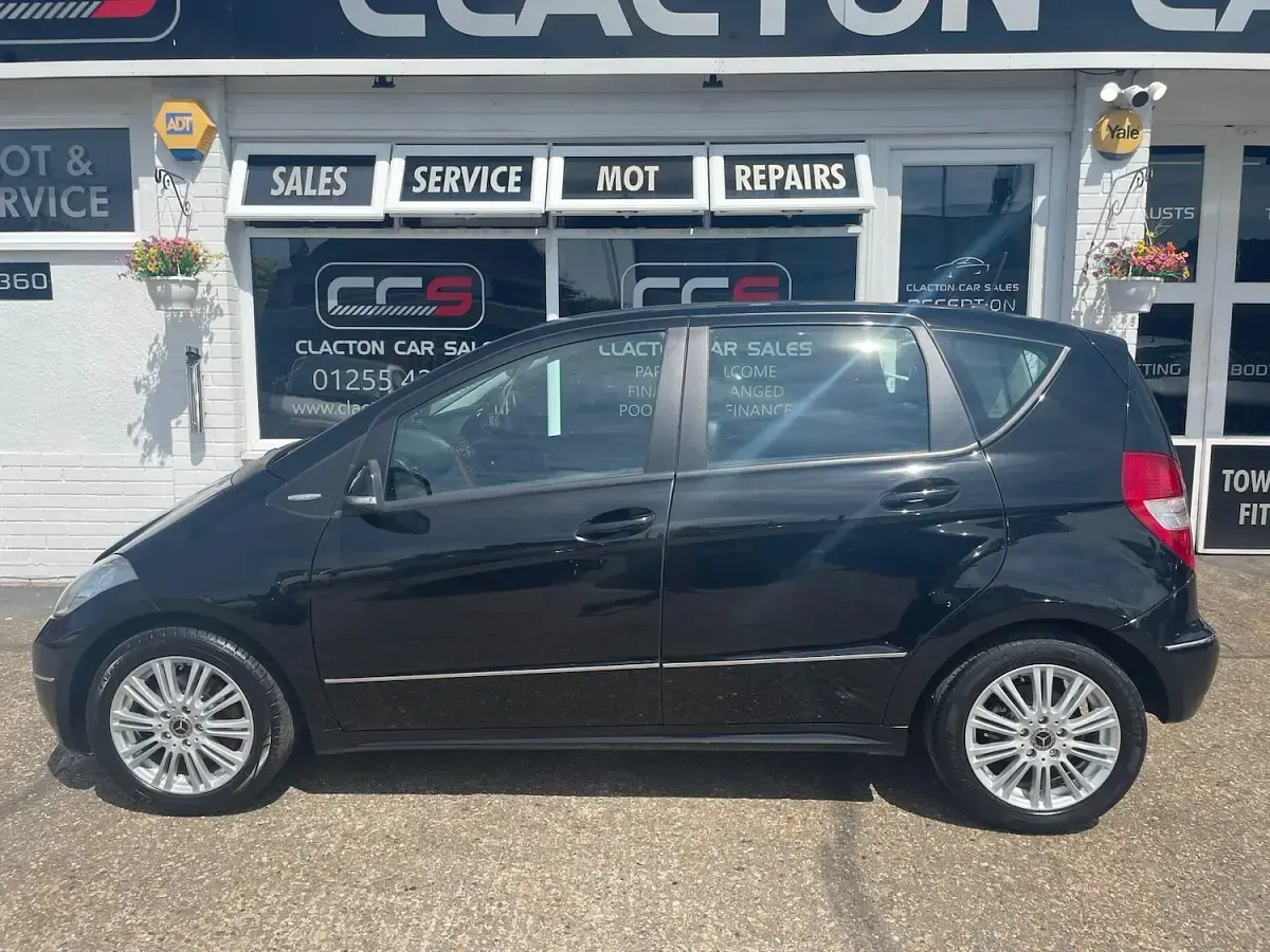 Used Mercedes A160 Elegance 2010 Black Hatchback