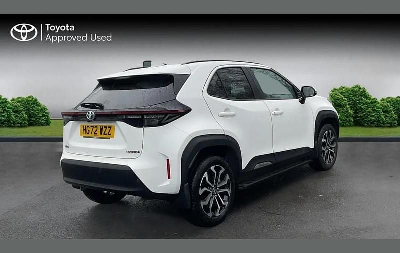 Used Toyota Yaris Cross Design 113 HP (83 kW) 2023 White SUV