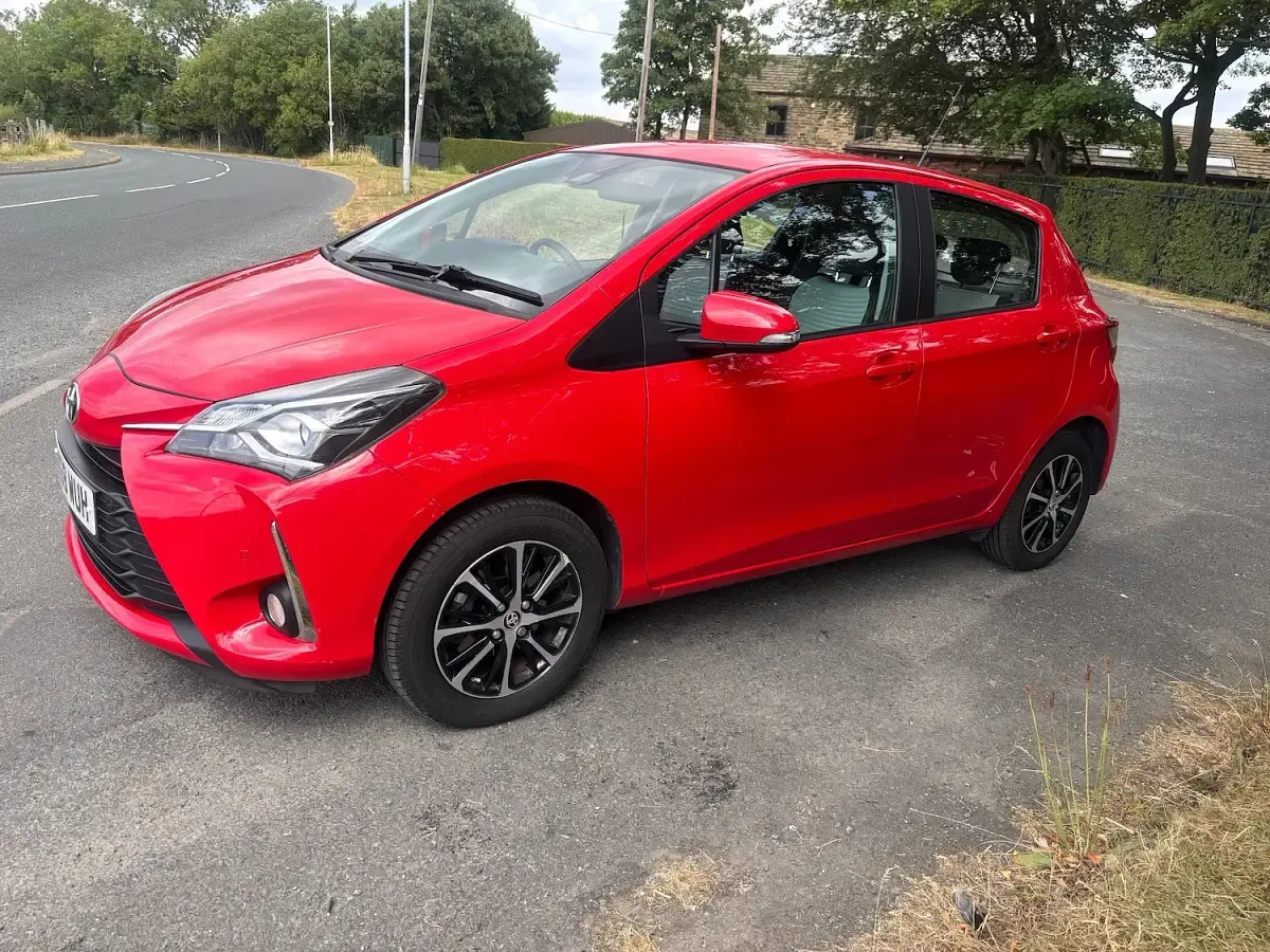 Used Toyota Yaris 111 HP (81 kW) 2018 Red Hatchback