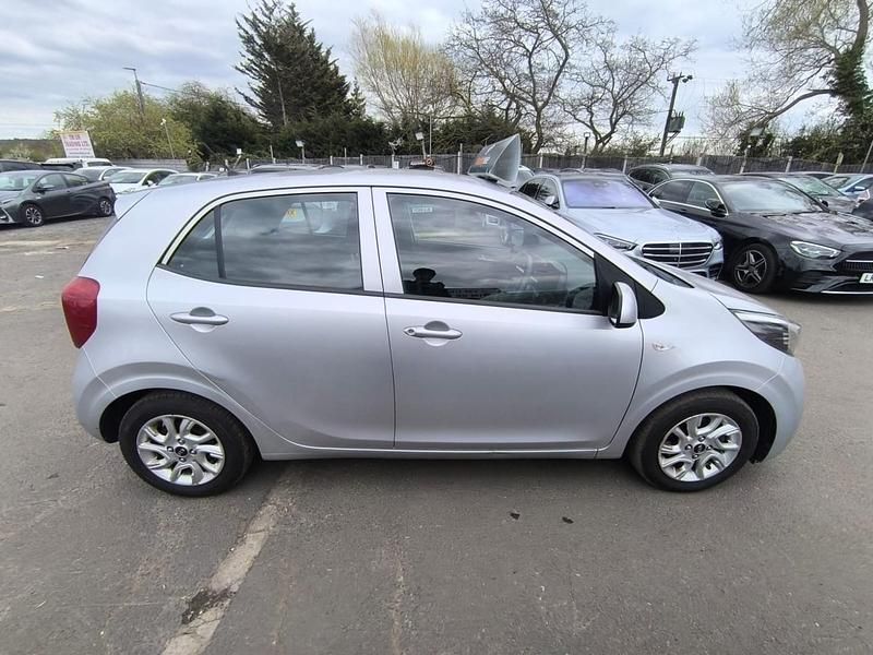 Used Kia Picanto 66 HP (48 kW) 2018 Silver Hatchback