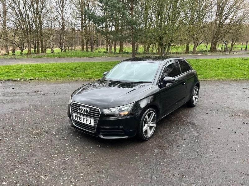 Used Audi A1 Premium 116 HP (85 kW) 2015 Black Hatchback
