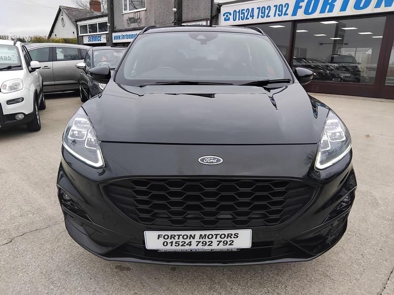 Begagnad Ford Kuga ST-Line 2022 Svart SUV