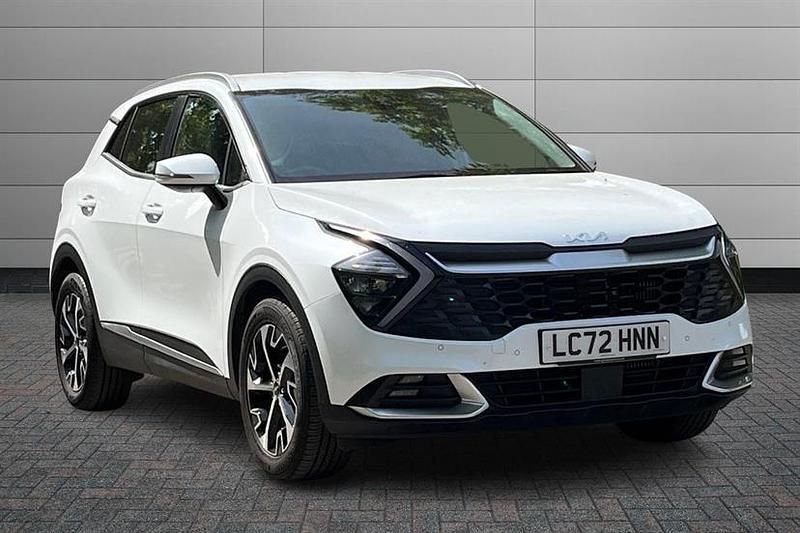 Fusion white Used 2022 Kia Sportage 2 SUV | £21,495 (Fair price) - Image 1/3