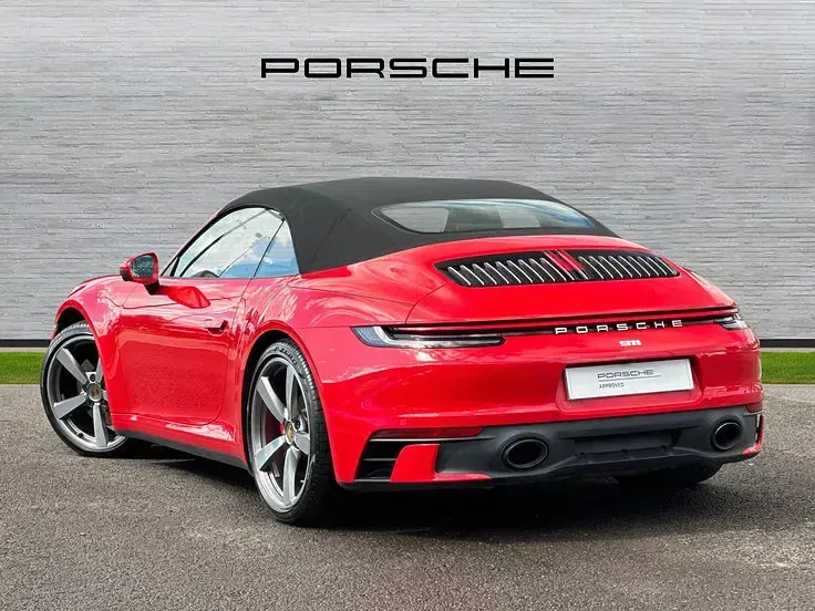 Used Porsche 992 444 HP (326 kW) 2019 Guards red Cabriolet