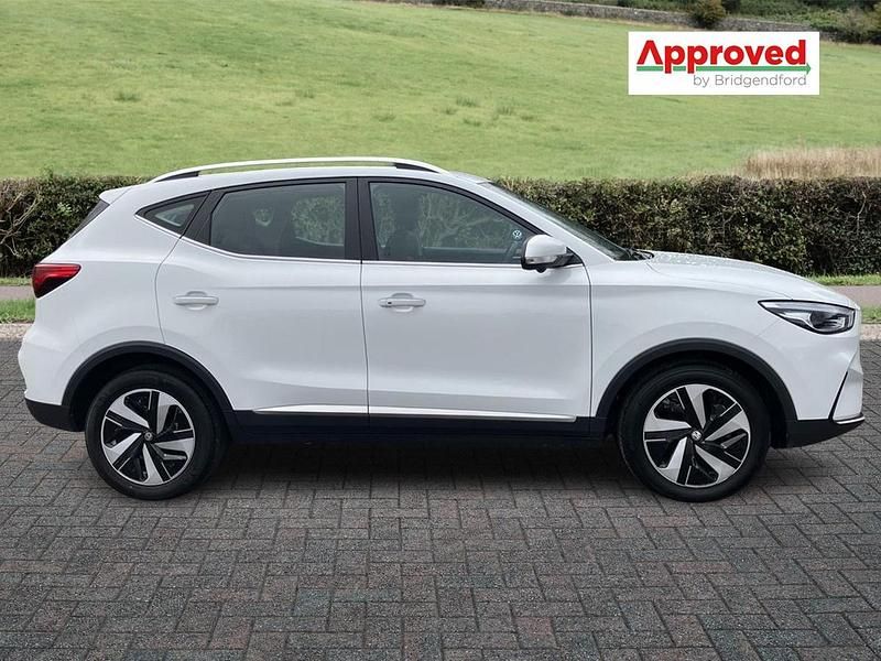 Used MG ZS Trophy 130 kW (177 HP) 2022 White SUV