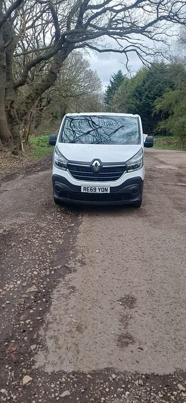 Used Renault Trafic 2019 White MPV