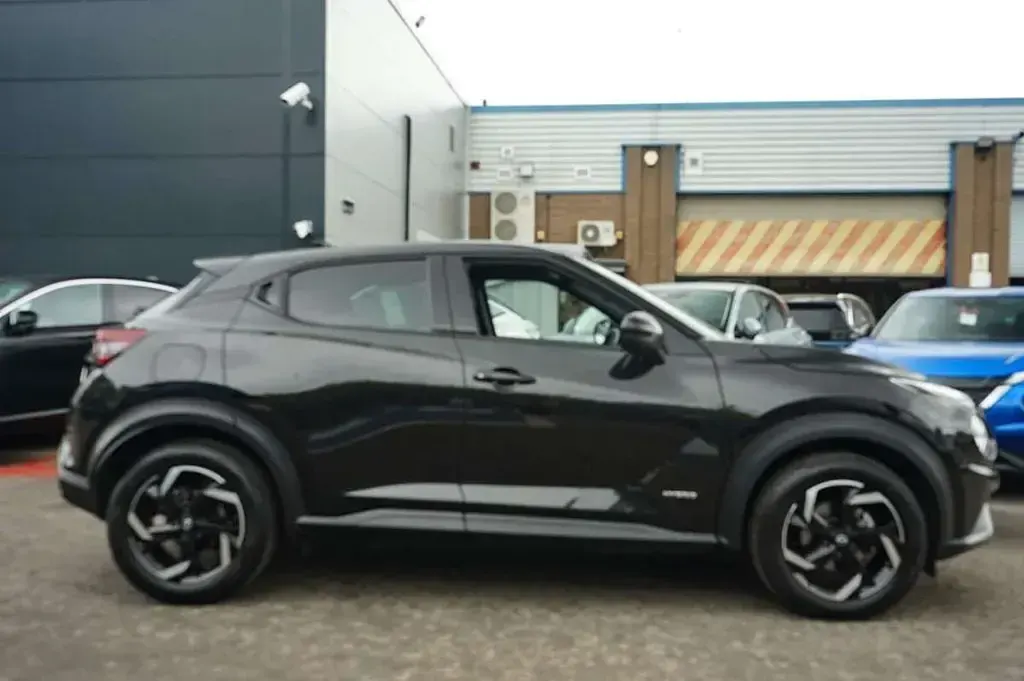 Used Nissan Juke N-Connecta 143 HP (105 kW) 2024 Black SUV