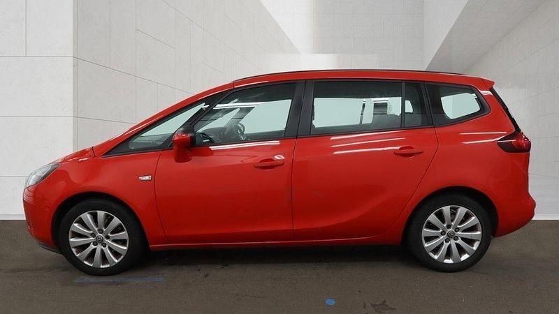 Used Vauxhall Zafira Design Edition 2016 Red MPV