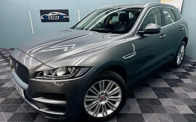 Used Jaguar F-Pace Portfolio 180 HP (132 kW) 2017 SUV