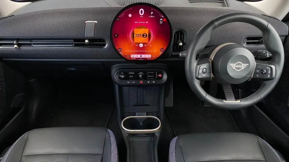 Usado Mini Cooper Hatch 154 CV (113 kW) 2024 Blanco Utilitario