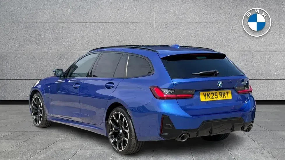Used BMW 330 M Sport 288 HP (211 kW) 2025 Blue Estate