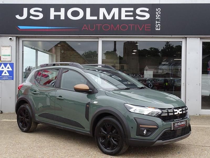 Green Used 2024 Dacia Sandero Extreme Hatchback | £16,490 (Fair price) - Image 1/4