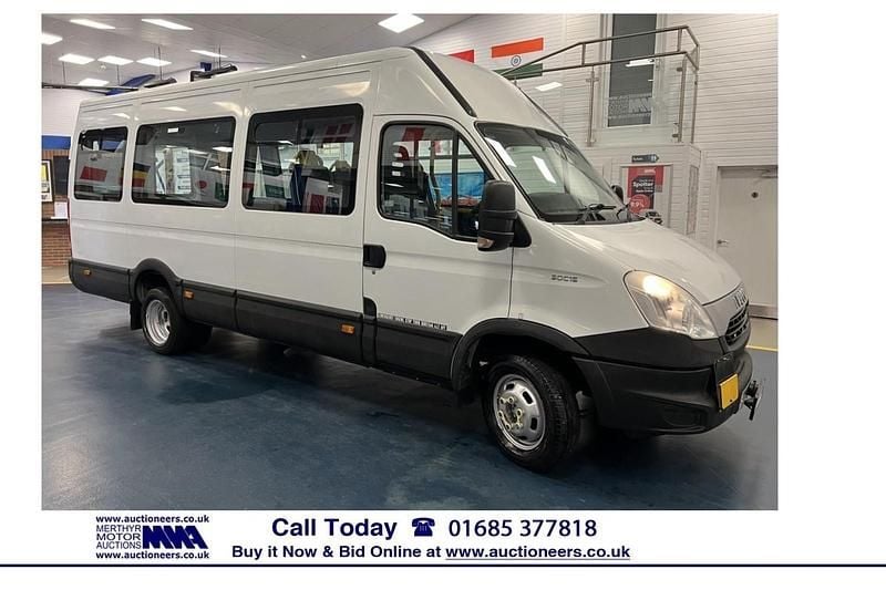 White Used 2014 Iveco Daily | £8,550 (Fair price) - Image 1/4