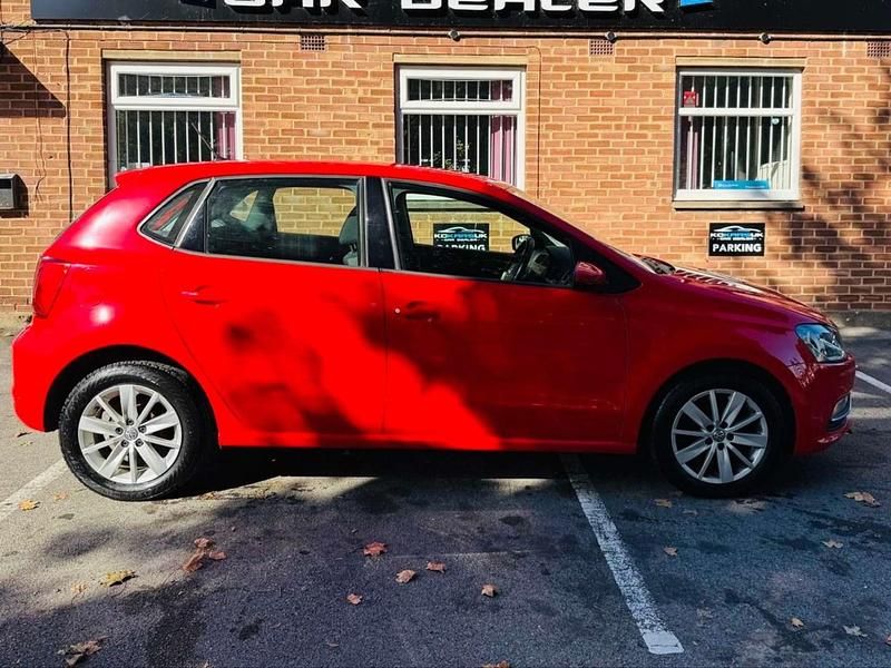 Used VW Polo SE 60 HP (44 kW) 2014 Red Hatchback