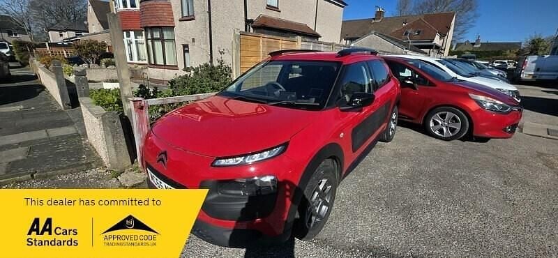 Used Citroën C4 Cactus Feel 82 HP (60 kW) 2016 Red Hatchback