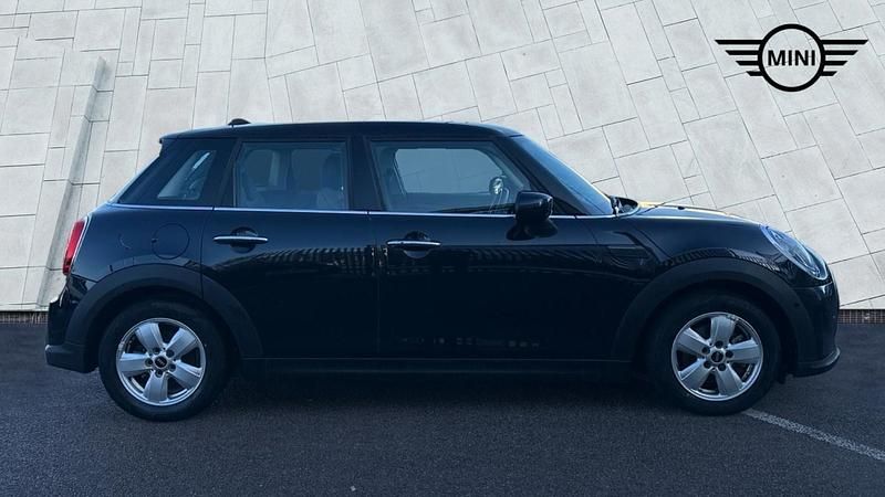 Used Mini Cooper Classic 134 HP (98 kW) 2022 Black Hatchback