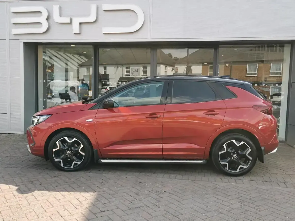 Used Vauxhall Grandland X Ultimate 128 HP (94 kW) 2022 Red SUV
