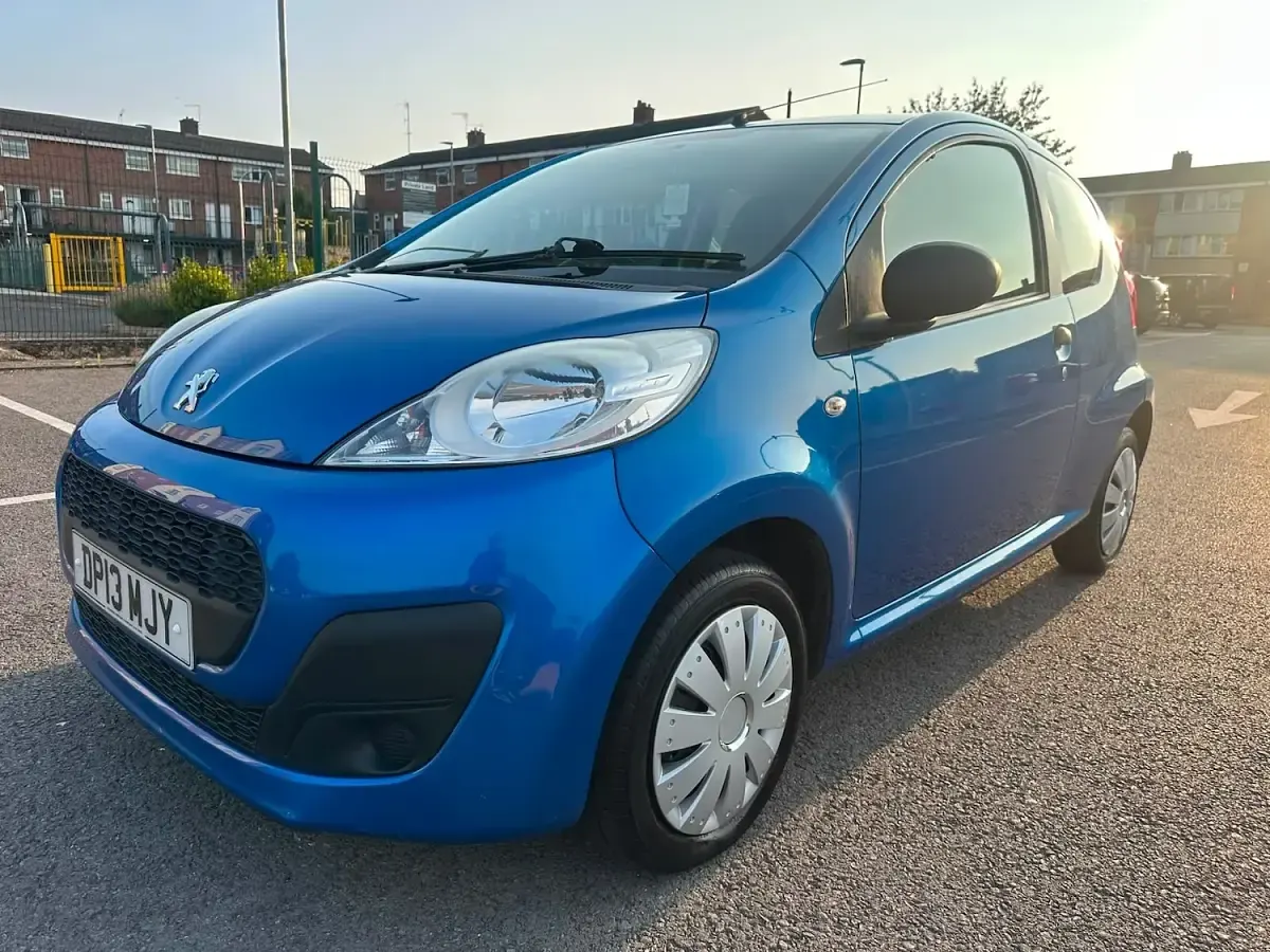 Used Peugeot 107 Access 67 HP (49 kW) 2013 Blue Hatchback