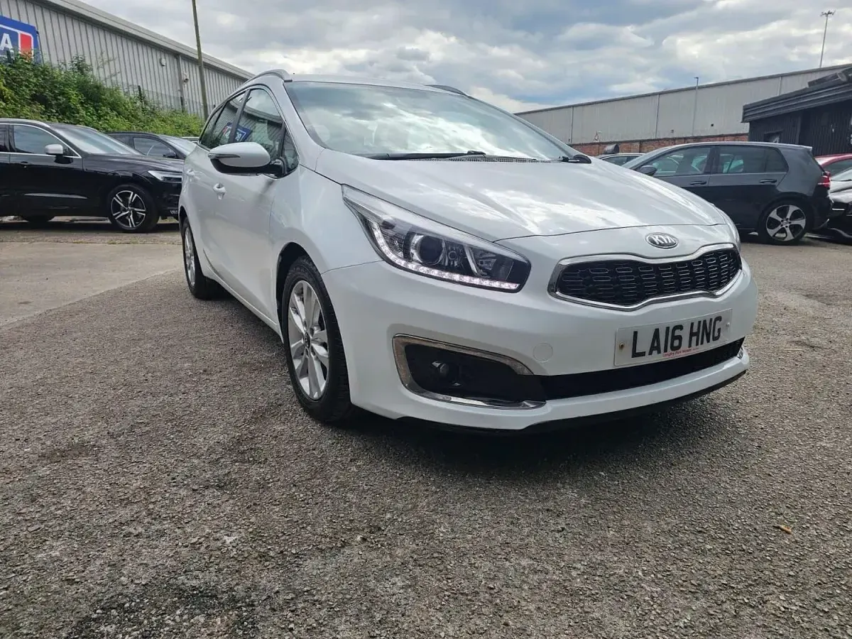 Used Kia Ceed Sportswagon 136 HP (100 kW) 2016 White Estate