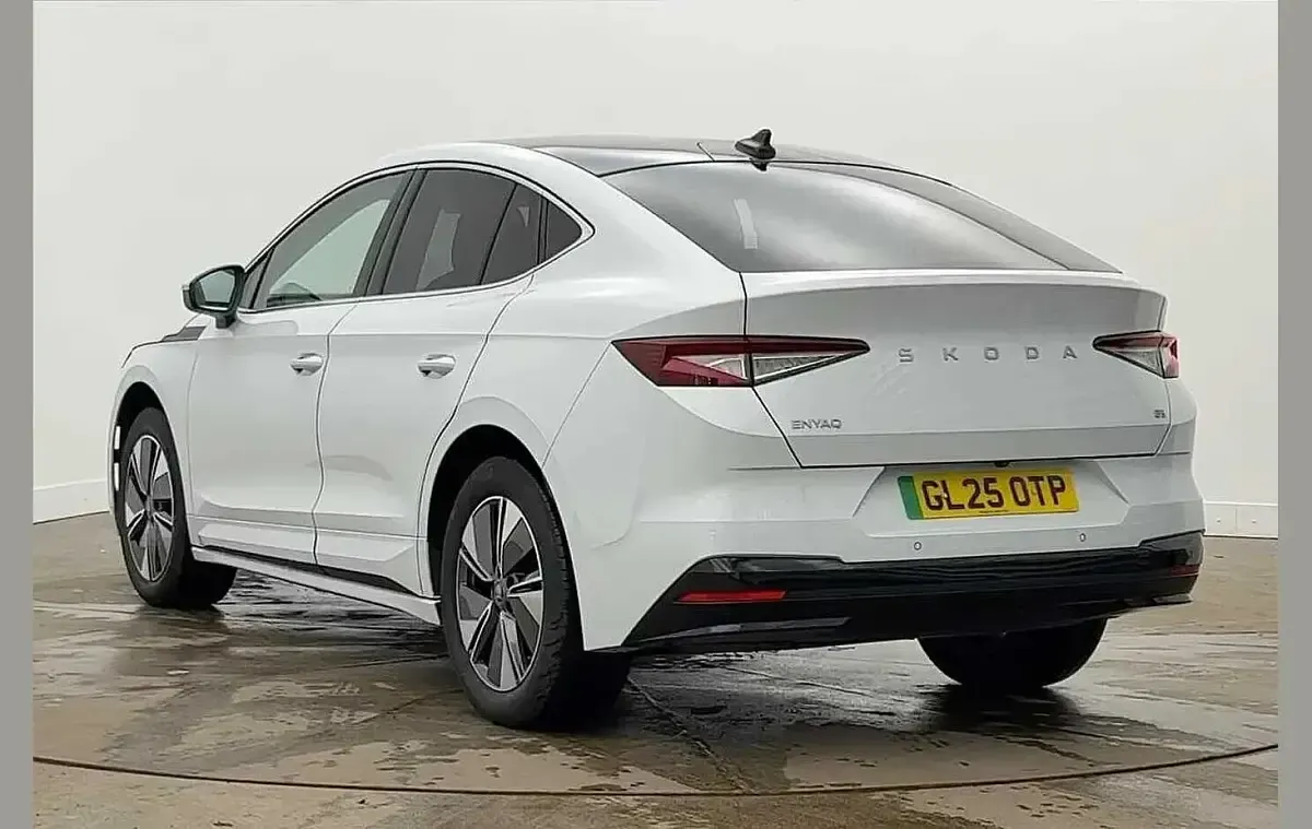 Used Skoda Enyaq iV 210 kW (286 HP) 2025 Moon white metallic SUV