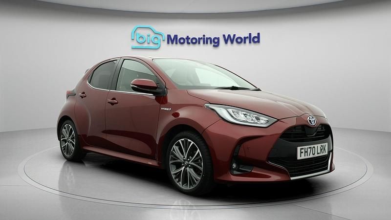 Used 2021 Toyota Yaris Hybrid | £16,200 (Fair price) - Image 1/4