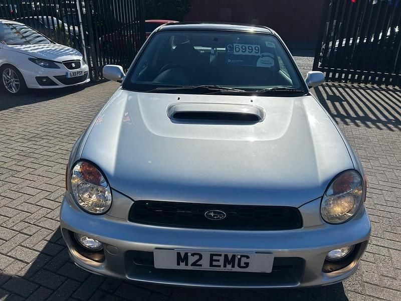 Begagnad Subaru Impreza 2002 Silver Sedan