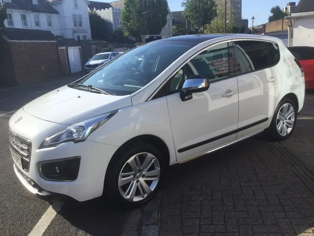 Używany Peugeot 3008 Allure 120 KM (88 kW) 2016 Biały Hatchback