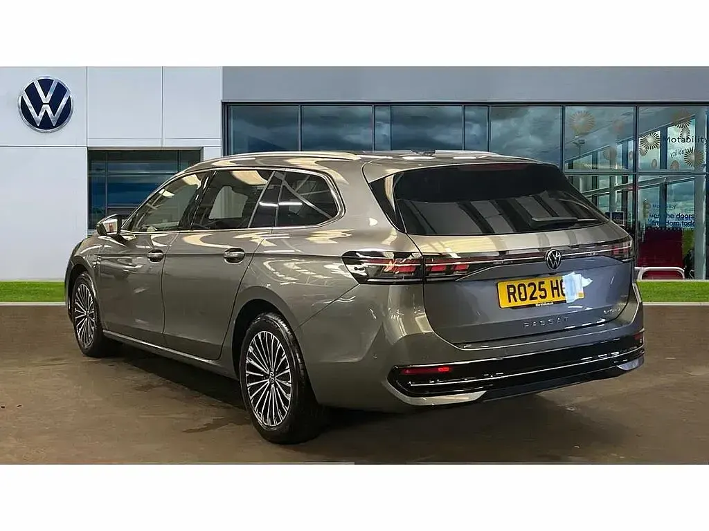 Used VW Passat 272 HP (200 kW) 2025 Estate